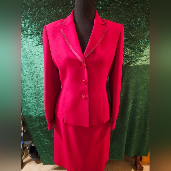 Kasper Jackets & Blazers - Kasper Women's Vibrant Pink Blazer